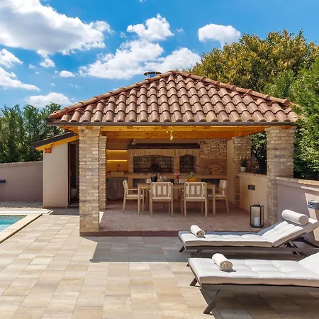 Villa Lux Pool Zen - Located In Peaceful Village Near Rijeka And Opatija Klana
